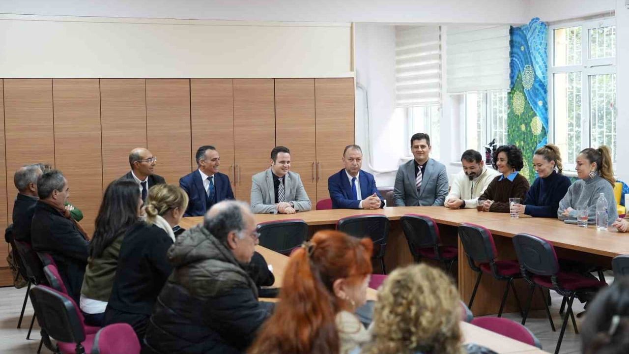 Muğla İl Milli Eğitim Müdürü Emre Çay Turgutreis Anadolu Lisesi'ni Ziyaret Etti