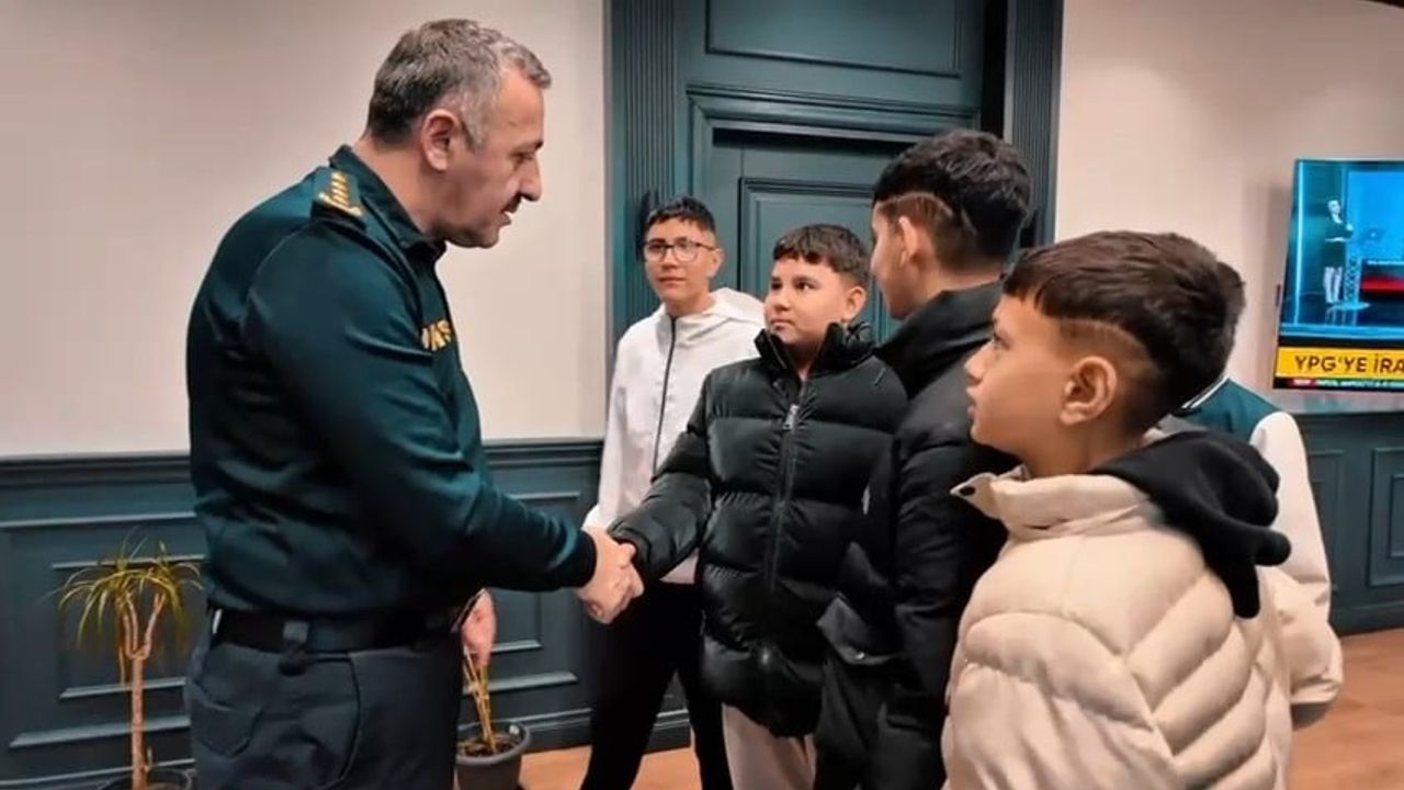 Muratlı'dan gelen çocuklar Tekirdağ İl Emniyet Müdürlüğü'nü gezdi: Polislik ve emniyet hizmetleri tanıtıldı