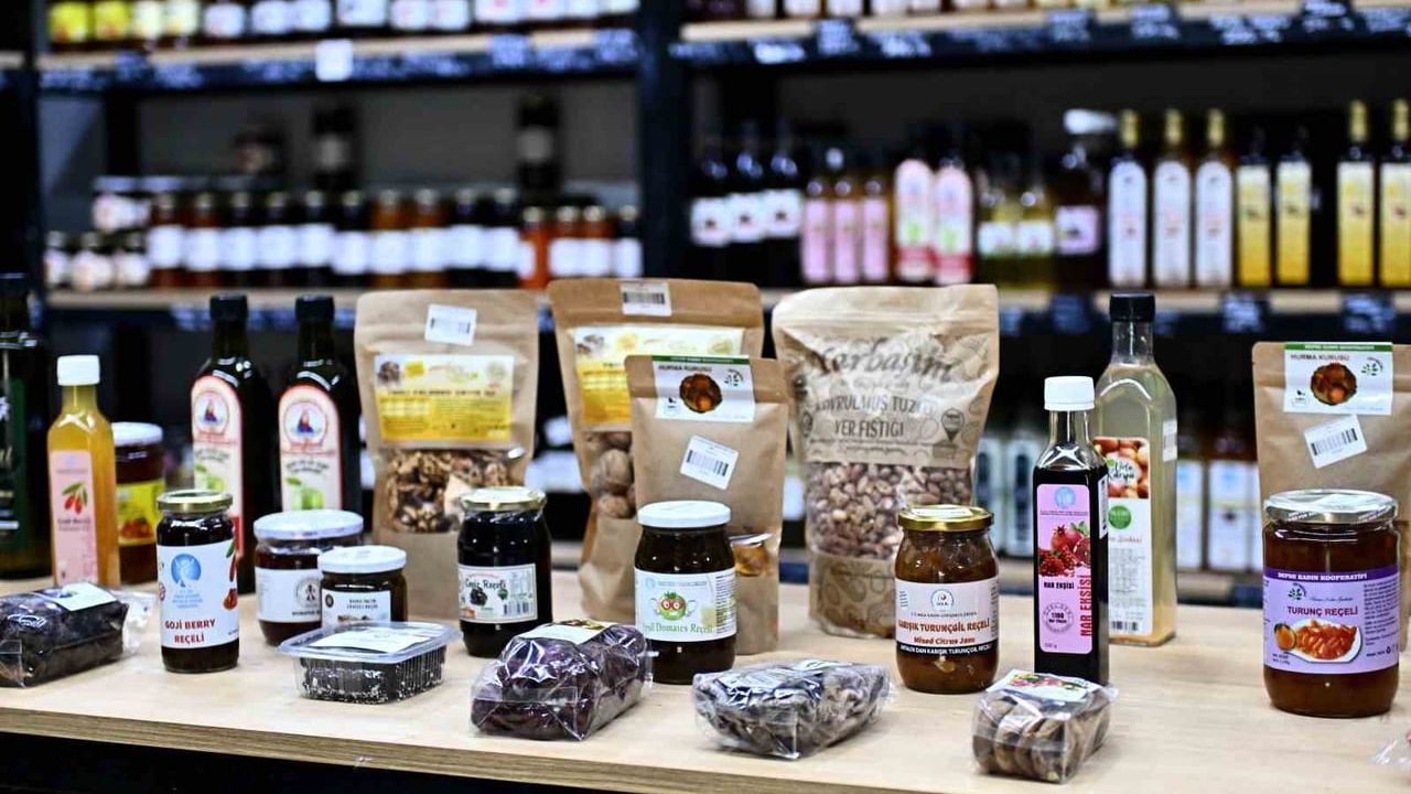 Muratpaşa’da Kadın Kooperatifleri Mağazası 2025 Aralık’ta 372.503 TL Gelir Sağladı