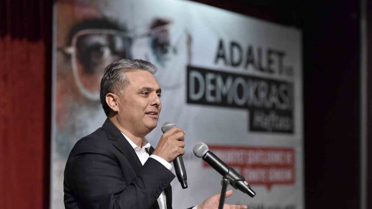 Muratpaşa'da 'Karanlığa inat aydınlığa adanmış yaşamların izinde' paneli — Ümit Uysal konuşmacı