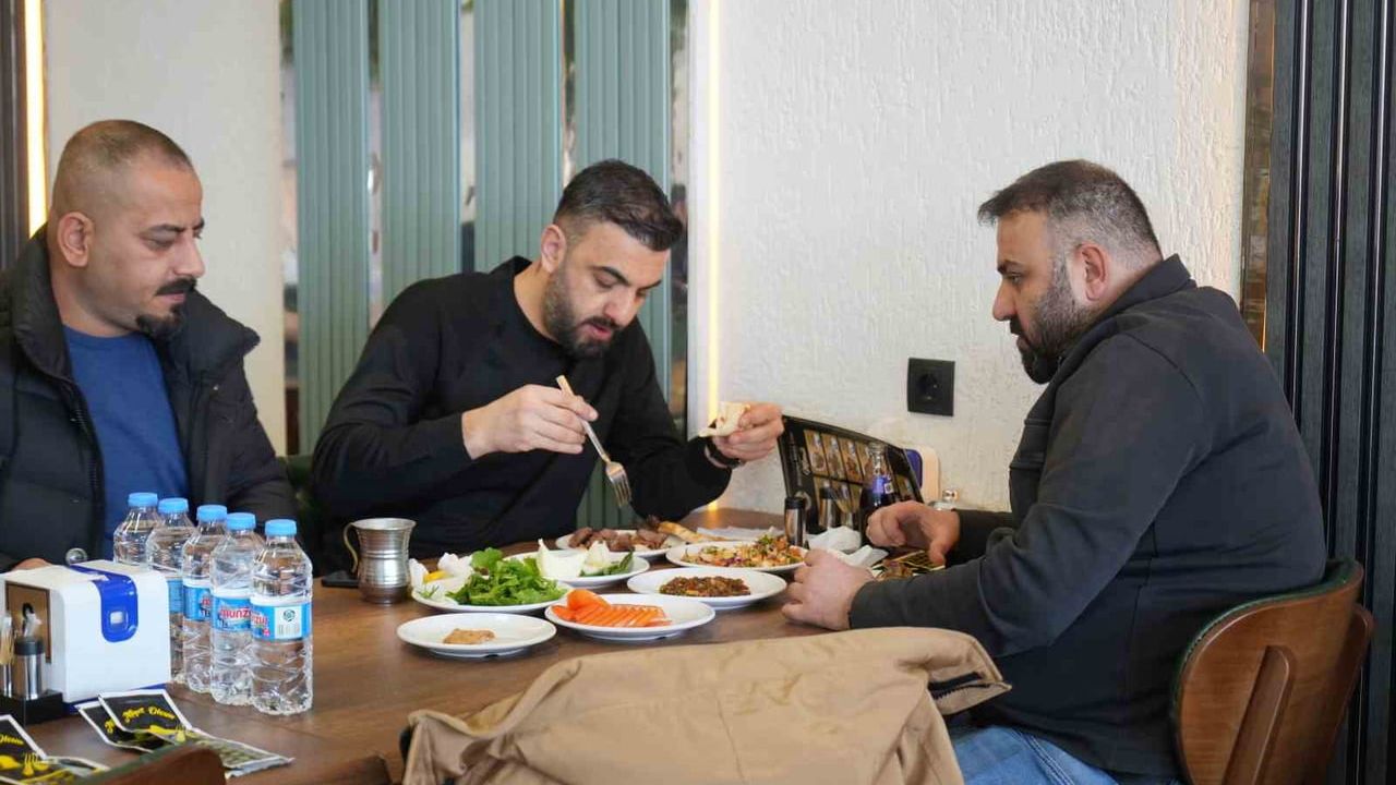 Muş büryanı tandırda pişiriliyor: Yüksek protein, B12 ve demir kaynağı