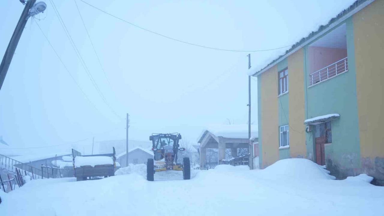Muş’ta karla mücadele: İl Özel İdaresi 7 bin kilometrelik alanda yol açtı