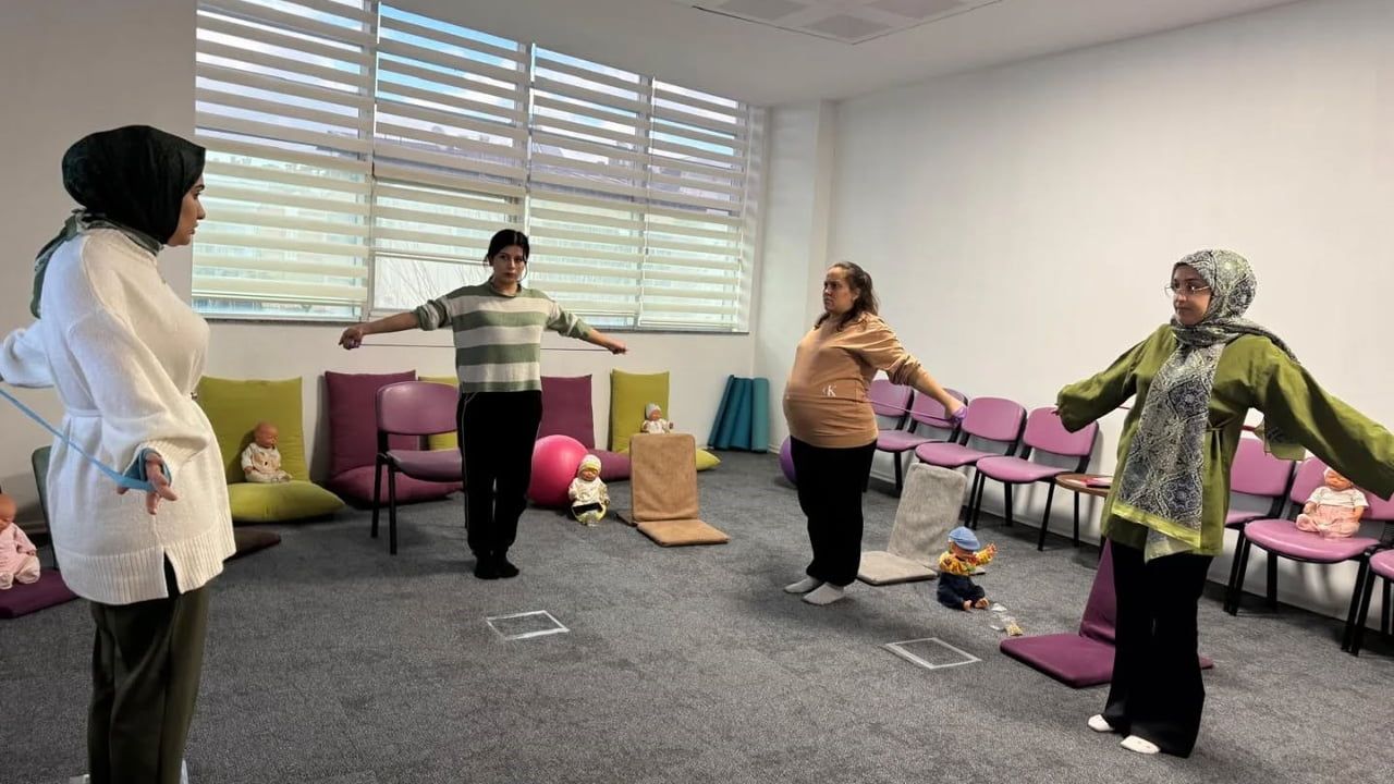 Nazilli'de Gebe Okulu'nda anne adaylarına kapsamlı eğitimler sürüyor