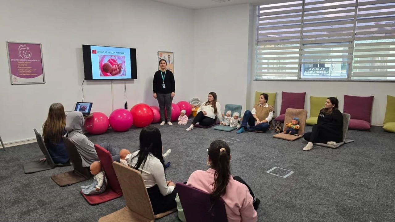 Nazilli Gebe Okulu’nda Anne Adaylarına Gebelikten Lohusalığa Kadar Kapsamlı Eğitim