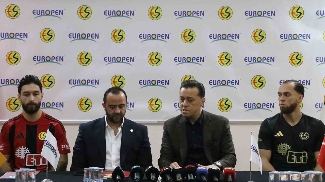 Nebi Hatipoğlu'nun katkısıyla Eskişehirspor, Elias Durmaz ve Christopher Jakob Aydemir ile anlaştı