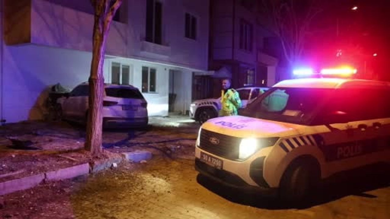 Nevşehir'de 'dur' ihtarına uymayan sürücü duvara çarpıp yaya olarak kaçtı