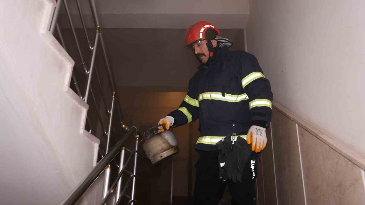 Nevşehir'de evde kamp ocağı tüpüne dolum sırasında yangın: elinde yanık oluştu