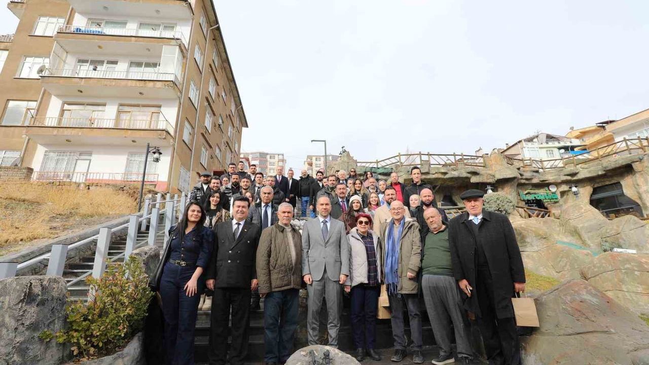 Niğde Belediye Başkanı Emrah Özdemir, 10 Ocak Çalışan Gazeteciler Günü'nü kutladı