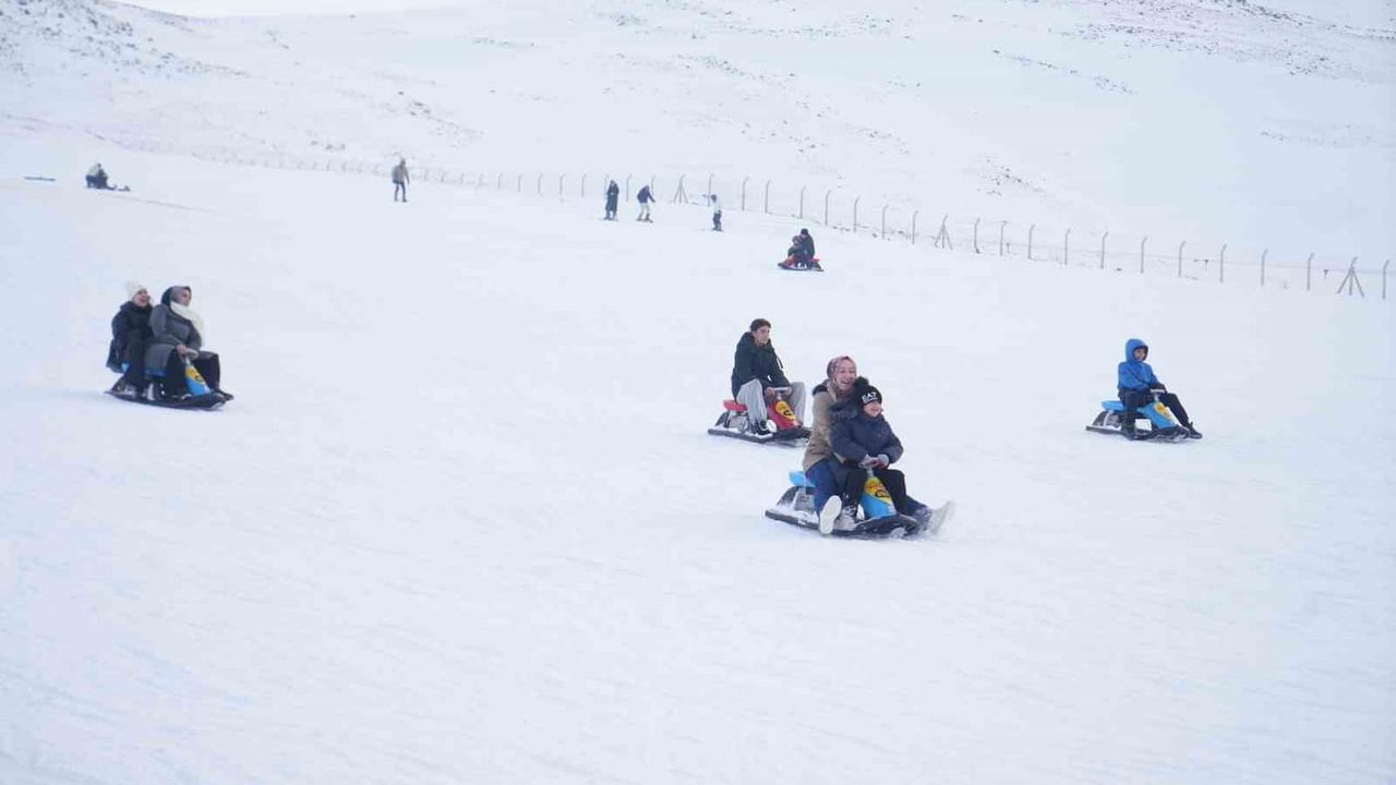 Niğde'de Ketençimen Kayak Merkezi'ne hafta sonu yoğun ilgi