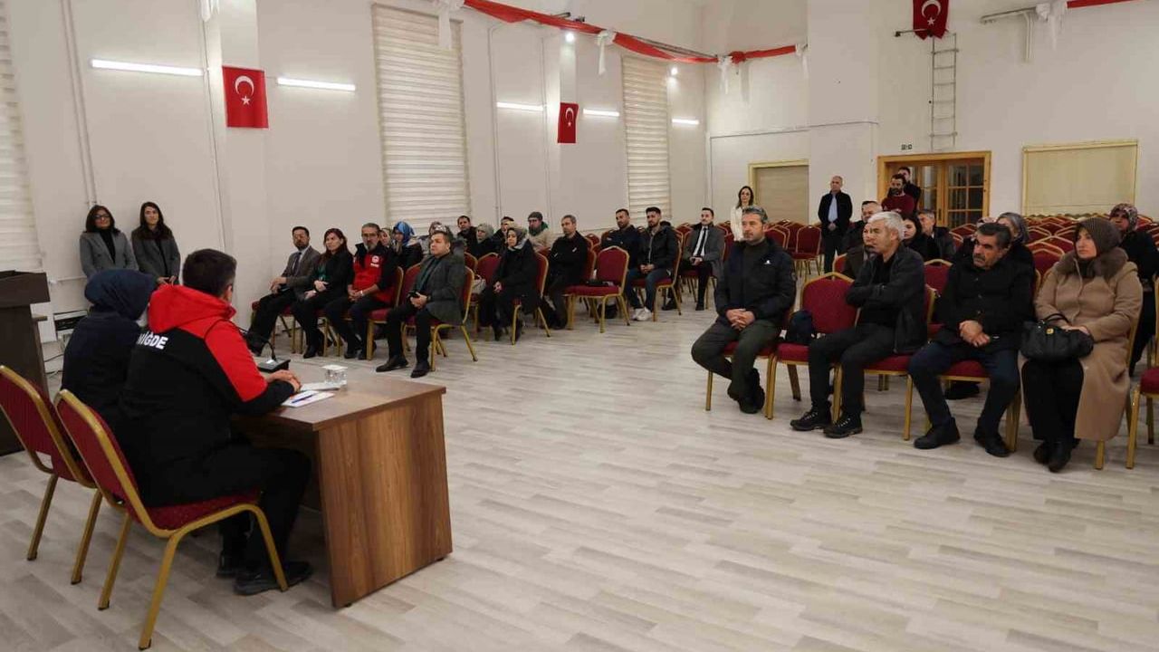 Niğde'de okul kantinleri için hijyen ve sağlıklı beslenme eğitimi düzenlendi