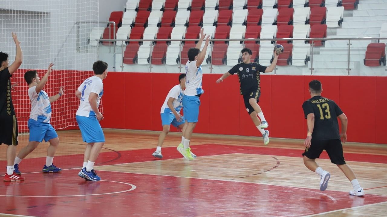 Okul Sporları Gençler B Hentbol Yarı Finalleri Kütahya’da tamamlandı