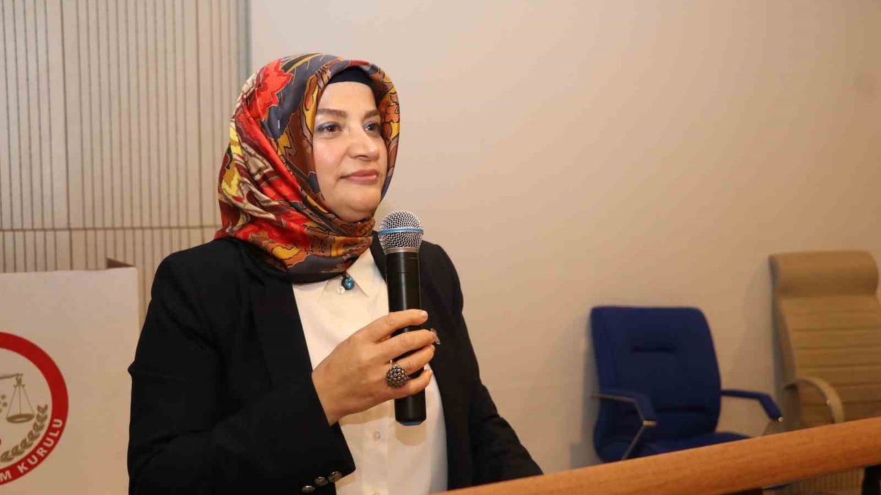 Oltu Esnaf ve Sanatkârlar Odası Başkanı Ümmühan Gülsüm Musaoğlu yeniden seçildi