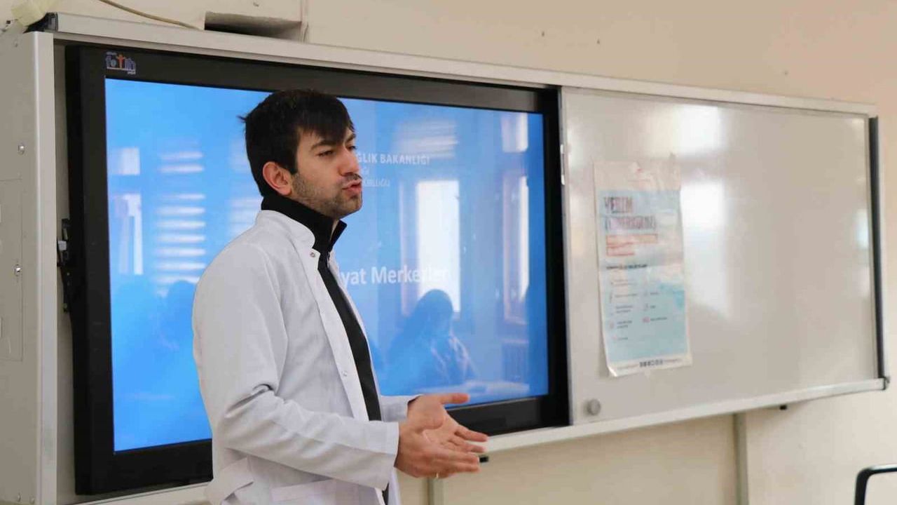 Oltu Halk Eğitim Merkezi kursiyerlerine verem eğitimi: Erken tanı ve korunma vurgusu