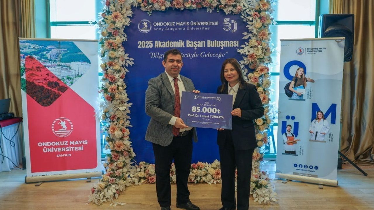 OMÜ, 2025 Akademik Başarı Buluşması'nda bilimsel ve yenilikçi başarıları ödüllendirdi
