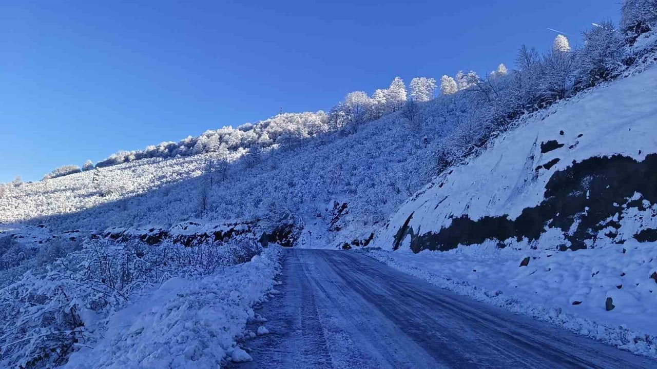 Ordu’da 16 ilçede eğitime 13 Ocak 2026 Salı günü kar ve buzlanma nedeniyle ara verildi