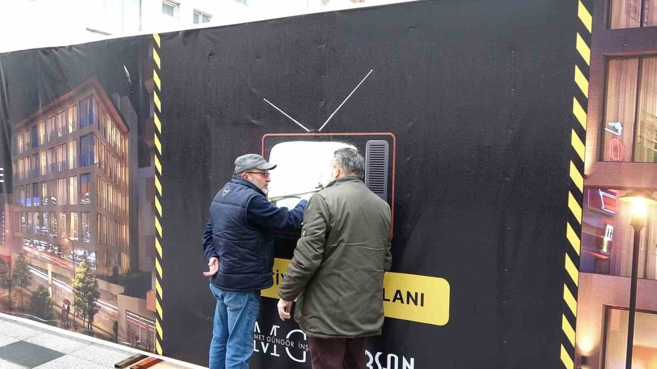 Ordu'da televizyon biçimli 'şantiye izleme alanı' tasarımı dikkat çekti
