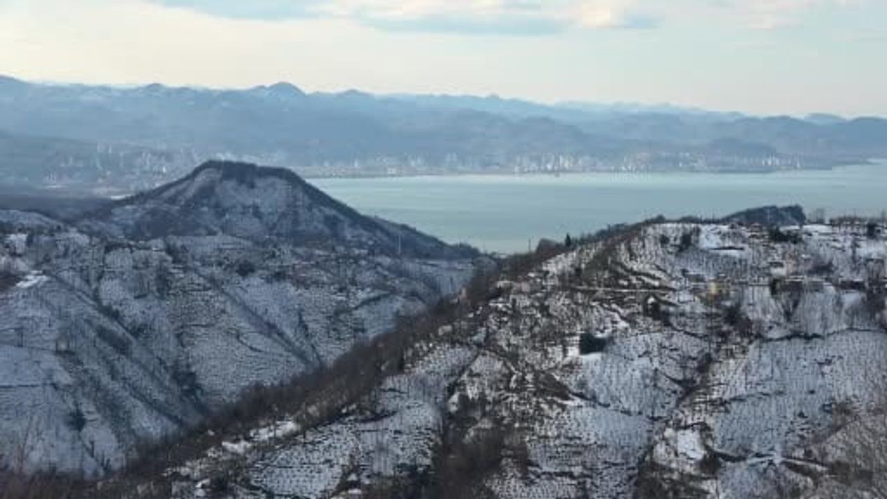 Ordu'da yüksek kesimlerde kar görüntüleri: Yaylalarda 70 cm'e kadar kar, sahilde sıcaklık 13°C'ye çıktı