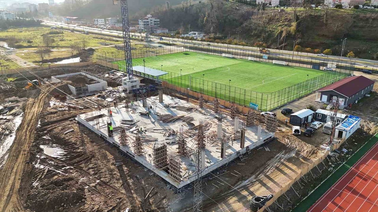 Ordu Eskipazar’da yarı olimpik havuz ve çok amaçlı spor salonu inşaatı yükseliyor