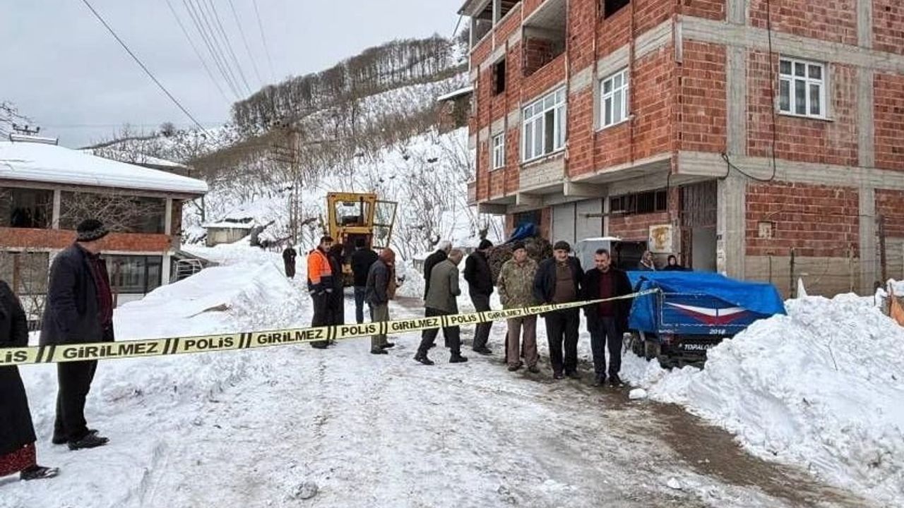 Ordu'nun Kabataş ilçesinde kar küreme aracının çarpması sonucu bir kişi yaşamını yitirdi