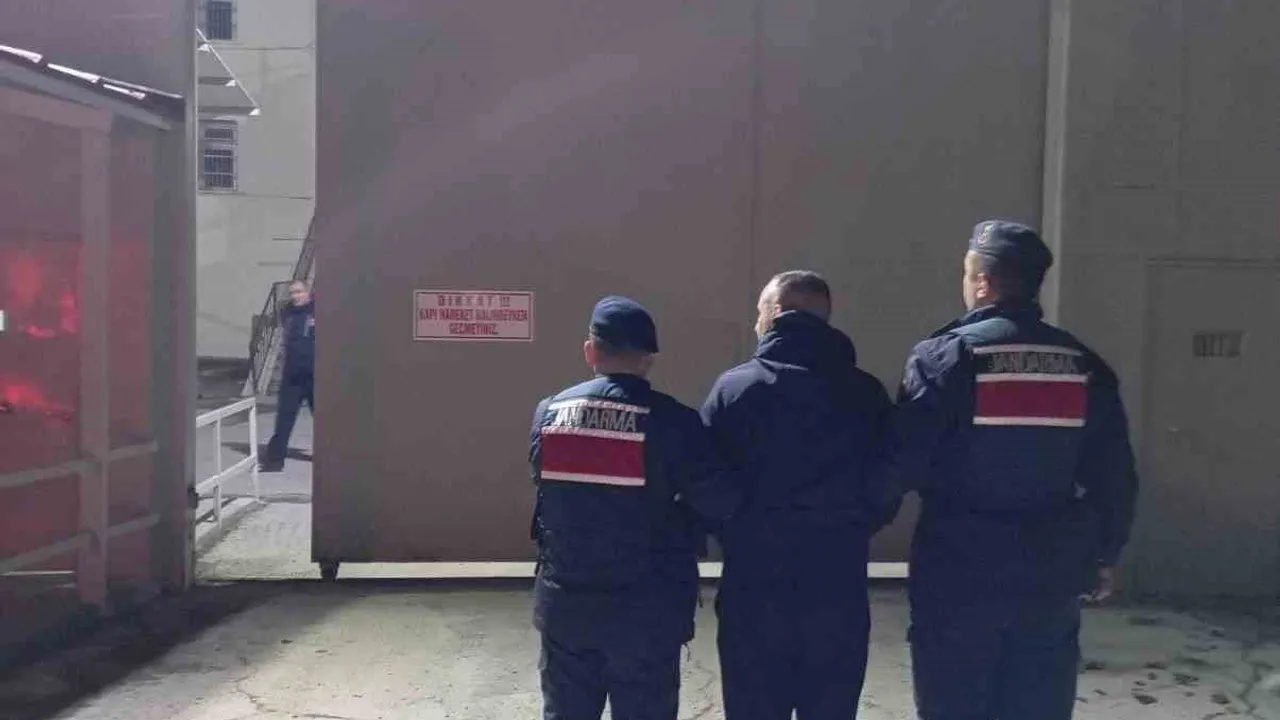 Osmaneli'de UYAP kaydı bulunan, 13 suçtan aranan şahıs jandarma tarafından yakalandı