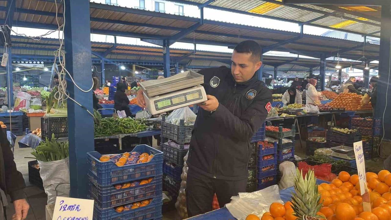 Osmaneli Zabıtası Tartı ve Ölçü Aletlerinde Sıkı Denetim Yaptı