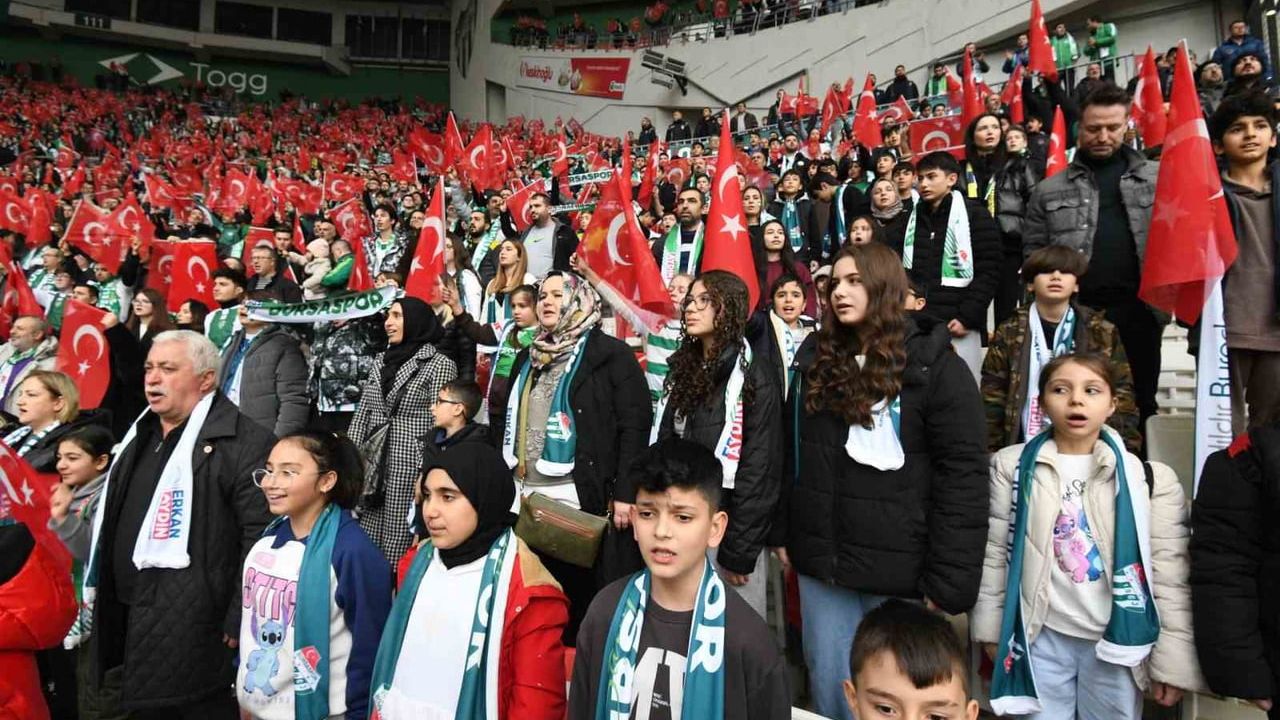 Osmangazi Belediyesi 90 Çocuğu İlk Kez Bursaspor Maçına Götürdü