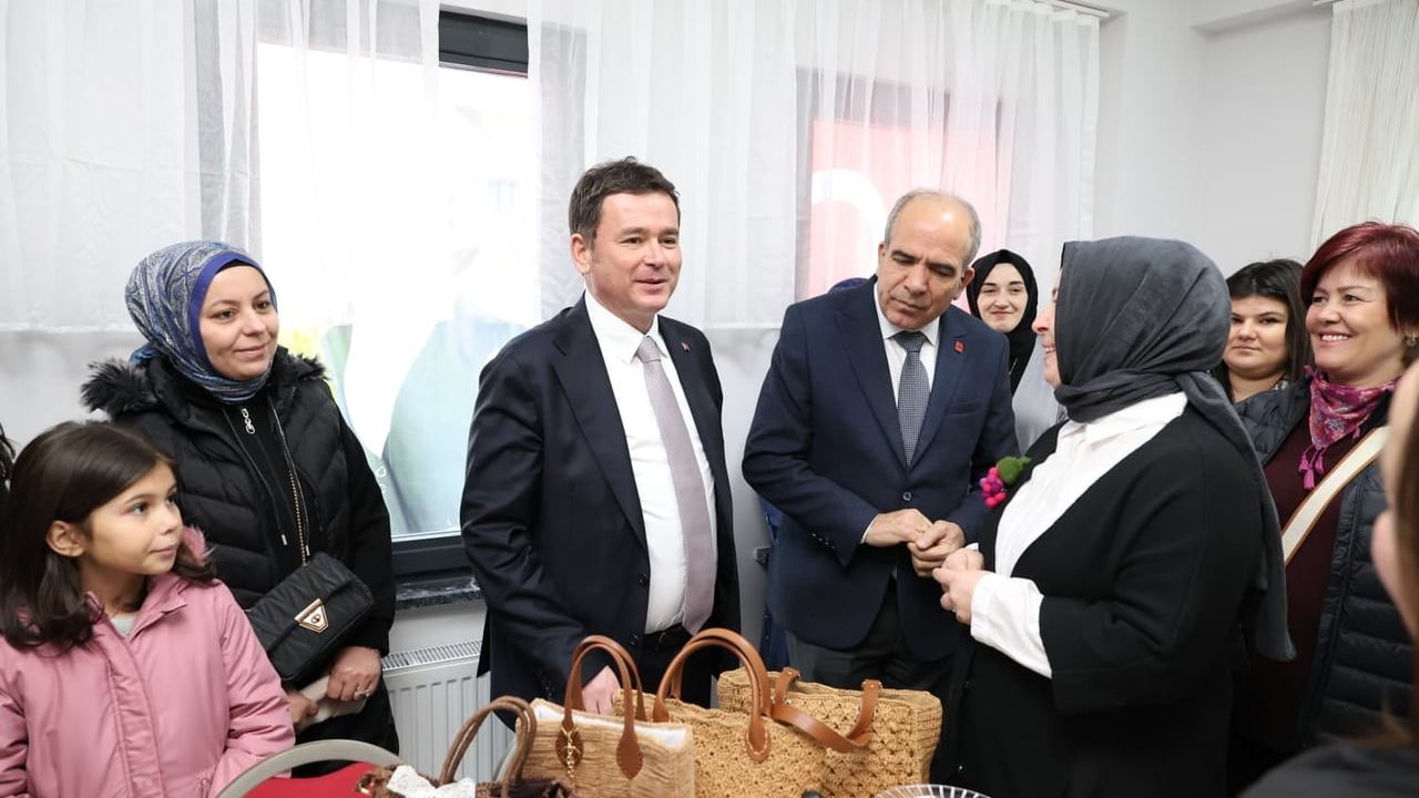 Osmangazi Belediyesi, Yenibağlar'a 29'uncu OSMEK Kurs Merkezi'ni açtı