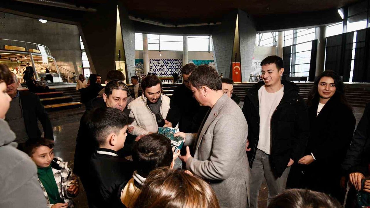 Osmangazi'de 90 çocuk ilk kez Bursaspor maçını tribünden izledi