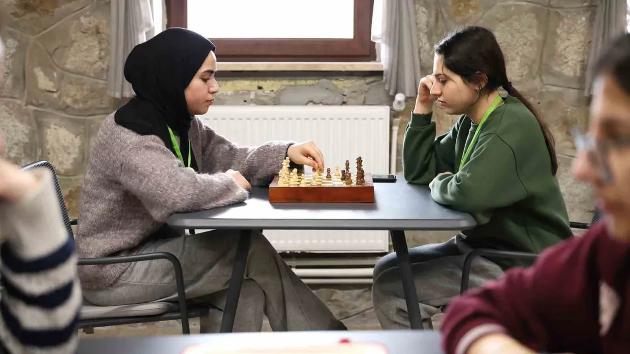 Osmangazi'de Dijiders öğrencileri Uludağ kampıyla sınav öncesi moral depoladı