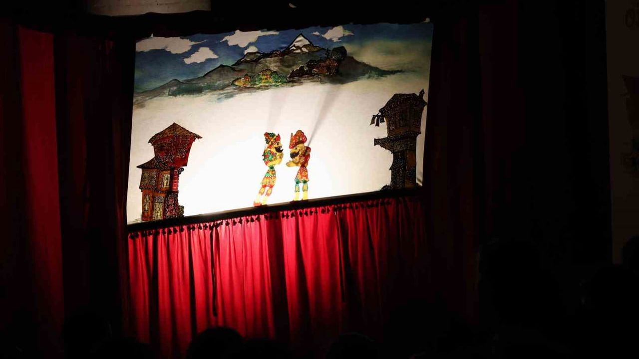 Osmangazi'de 'Karagöz Yolda' Gösterisi: Sömestr Tatilinde Çocuklara Geleneksel Gölge Oyunu