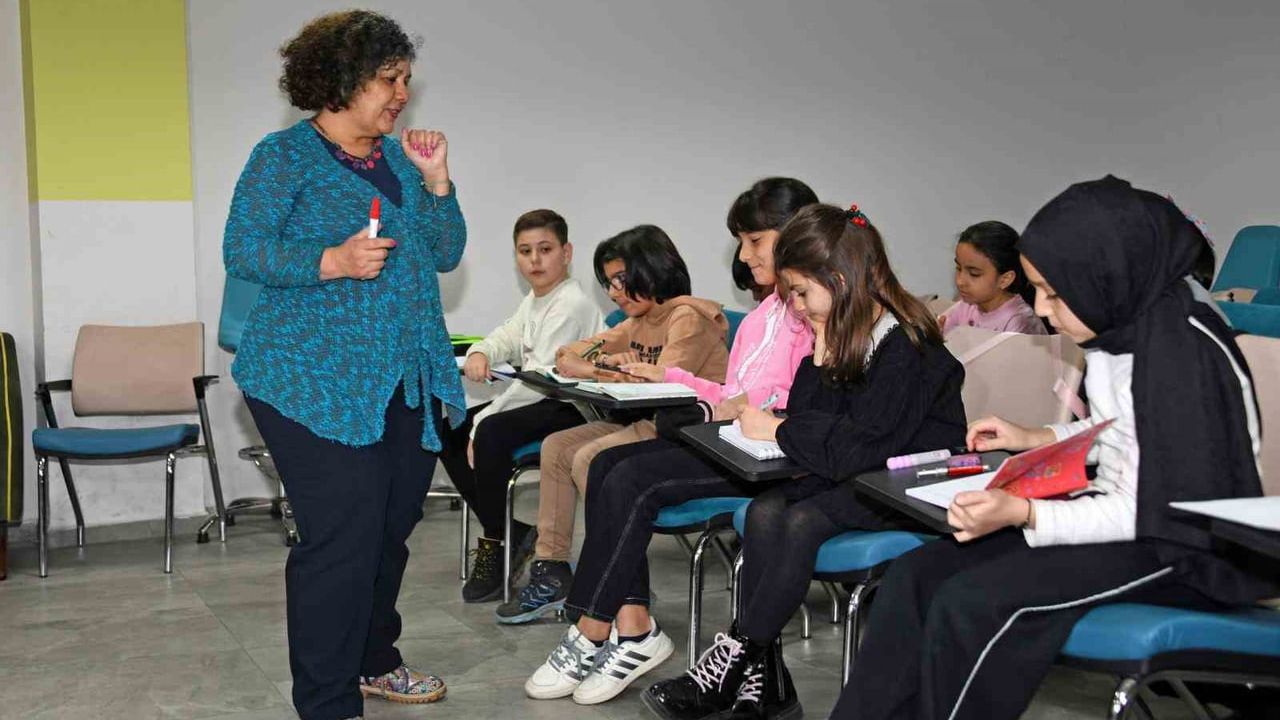 Osmangazi'de 'Küçük Yazarlar Ustalaşma Yolunda' atölyesi başladı