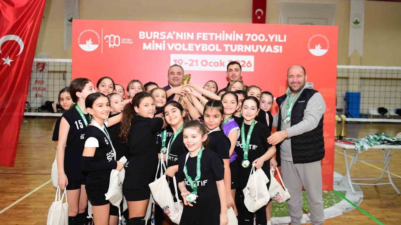 Osmangazi'de Mini Voleybol Turnuvası sona erdi: Aktif Nesil Spor Kulübü şampiyon oldu