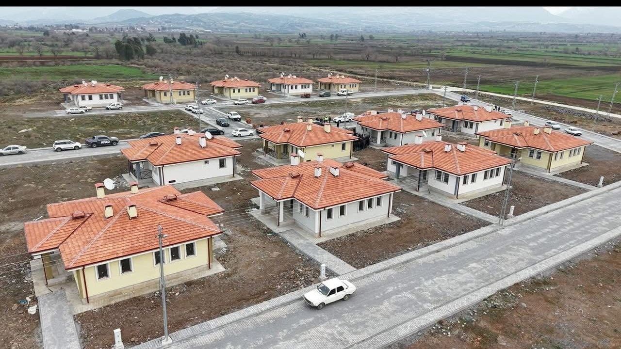 Osmaniye'de 10 köy konutu hak sahiplerine teslim edildi