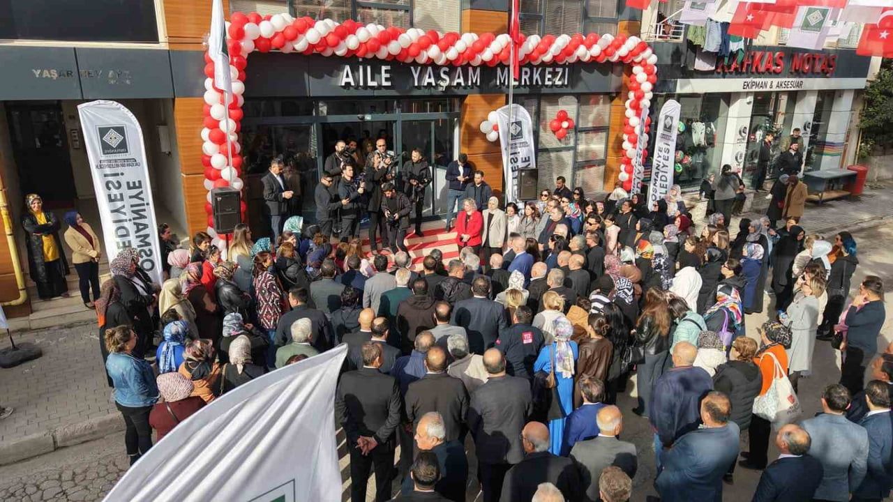 Osmaniye'de İstiklal Mahallesi Aile Yaşam Merkezi hizmete açıldı