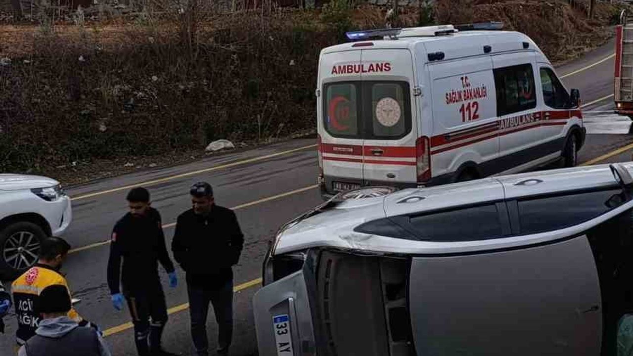 Osmaniye'de kontrolden çıkan otomobil yol kenarına devrildi: sürücü yaralandı