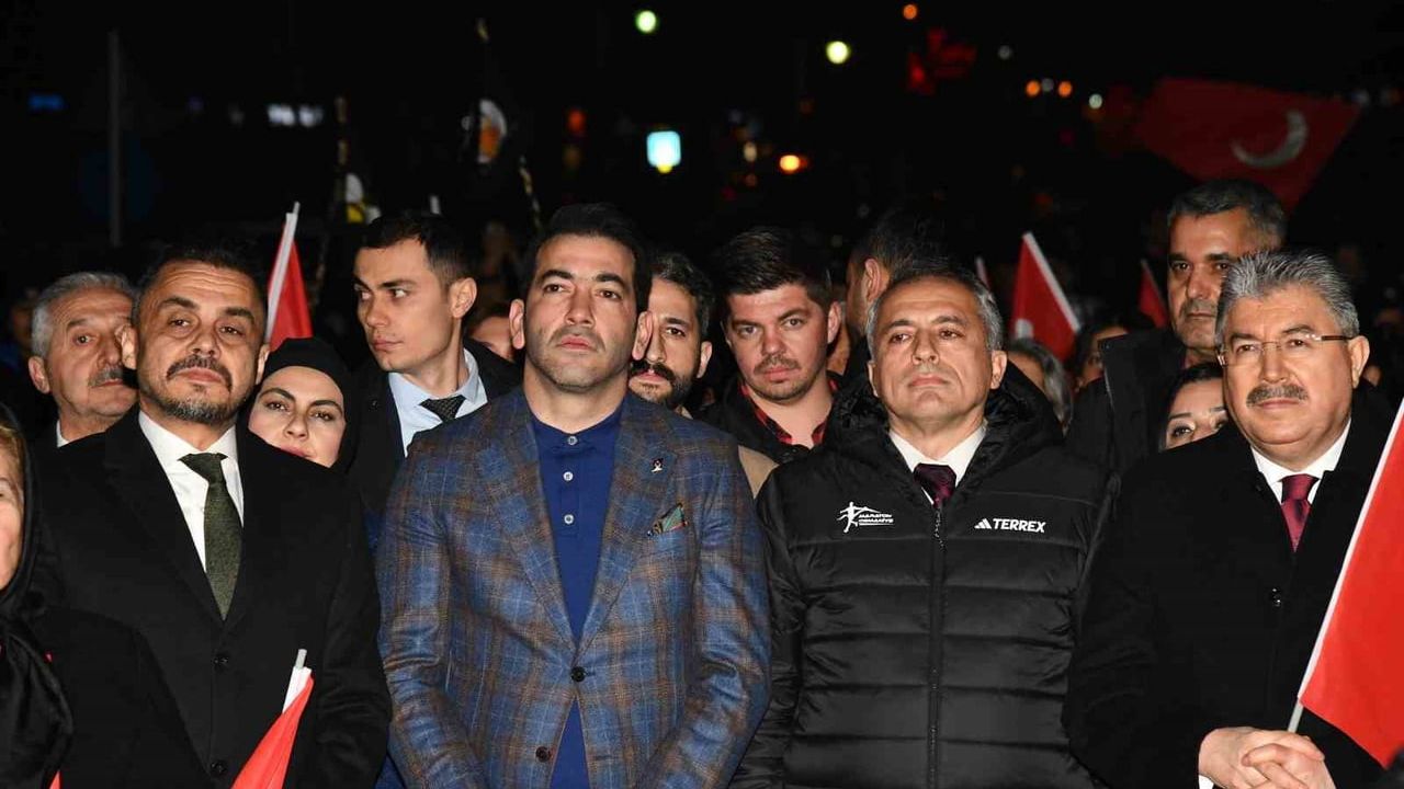 Osmaniye'nin 104. Kurtuluş Yıldönümü: 7 Ocak Fener Alayı Yürüyüşü Düzenlendi