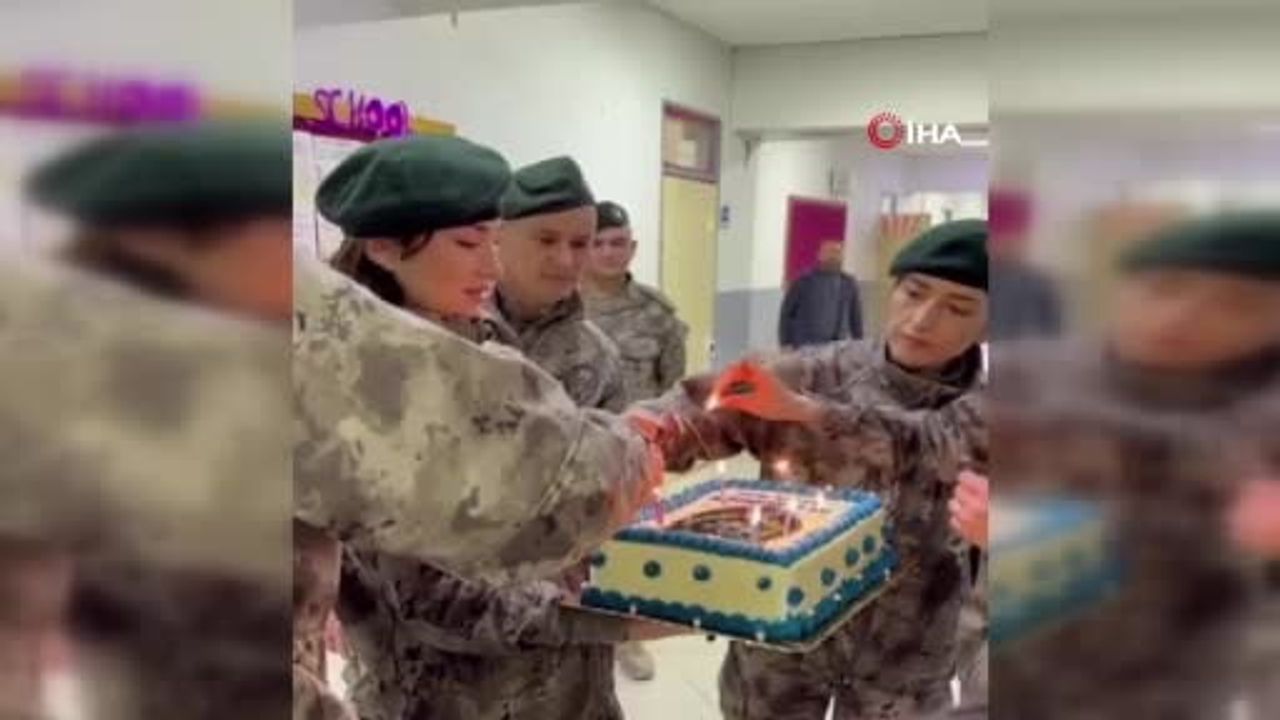 Özel Harekat ekiplerinden şehit polisin kızına okulda doğum günü sürprizi