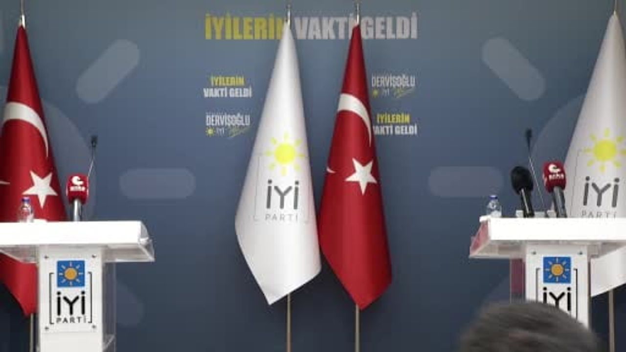 Özgür Özel, Müsavat Dervişoğlu’nu ziyaret etti: Yargı, emekliler ve İstanbul seçimi gündemde