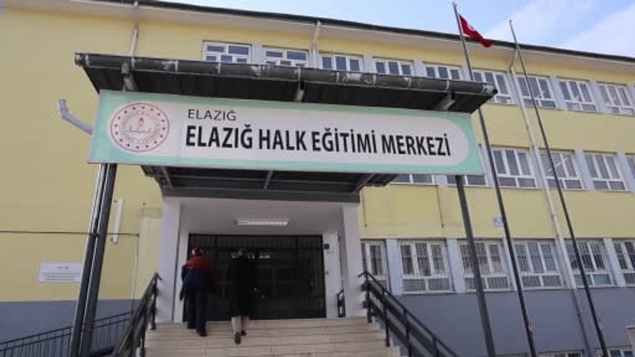 Özlem Takuçin, Elazığ'ın çit baskı geleneğini gelecek kuşaklara taşıyor