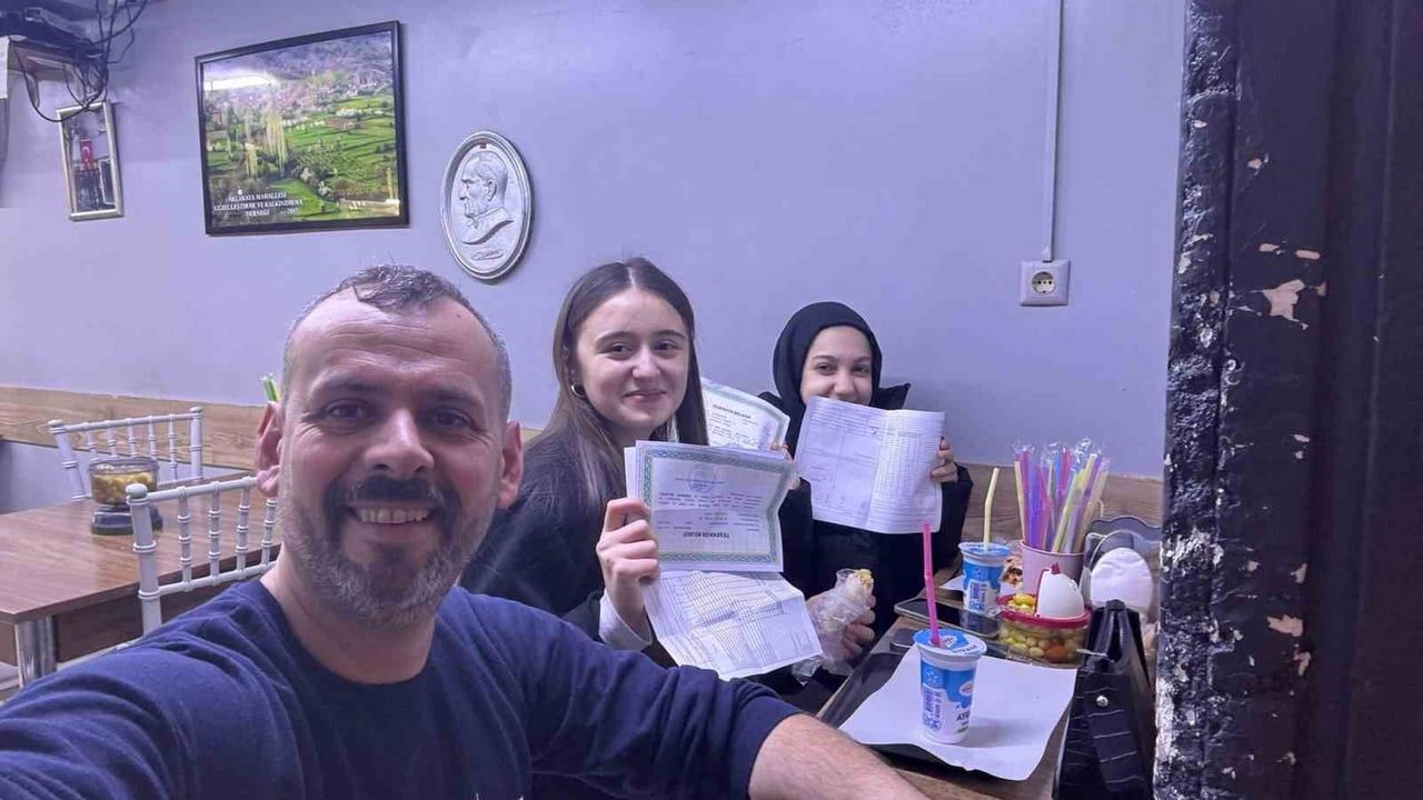 Pamukova'da belge getiren öğrencilere karne günü ücretsiz döner ve ayran ikramı