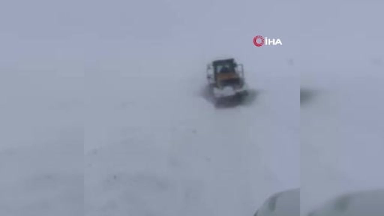 Patnos’ta Tipide Kapanan Yoldan 80 Yaşındaki Diyaliz Hastası Hastaneye Ulaştırıldı