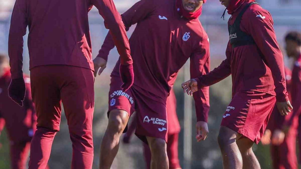 Paul Onuachu Trabzon'a döndü: Kasımpaşa maçı öncesi antrenmanda yer aldı