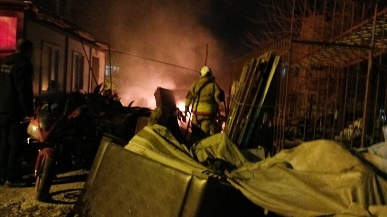 Payas'ta hurdalıkta çıkan yangın itfaiyenin hızlı müdahalesiyle söndürüldü