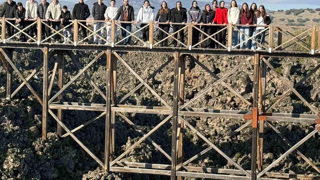 Pazarlar Spor Lisesi 20 Öğrenciyle 12 Saatlik Saha Çalışmasında Kula’yı Yerinde İnceledi