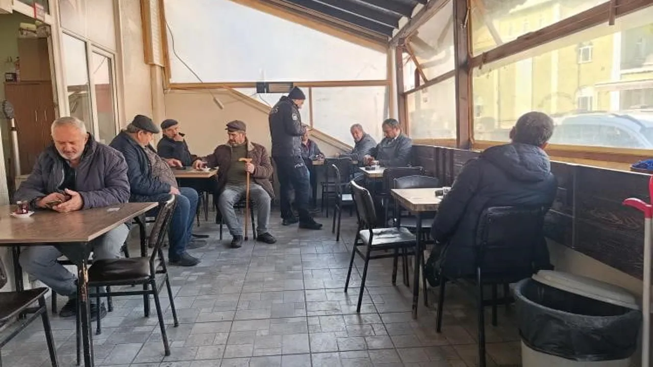 Pazaryeri Emniyeti umuma açık işyerlerinde denetim ve dolandırıcılığa karşı bilgilendirme yaptı