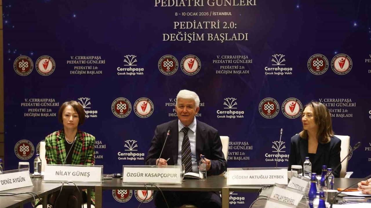 Pediatri 2.0: Klinik Tıp ile Teknolojinin Buluşması Cerrahpaşa'da Tartışıldı