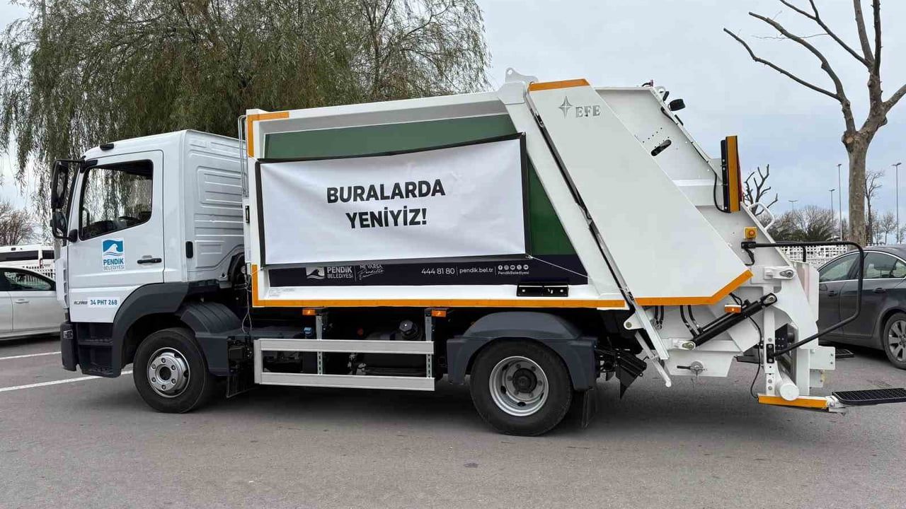 Pendik Belediyesi 18 yeni farkındalık mesajlı temizlik aracını sahaya çıkardı