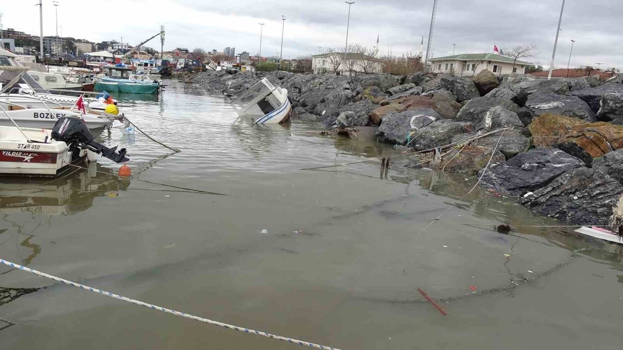Pendik’te denize atık su iddiası: Kirlilik ve koku artışı