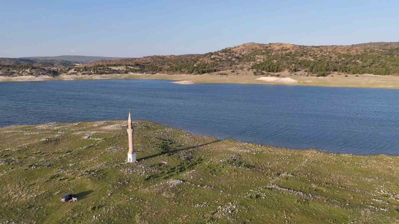 Porsuk Barajı'nda kar görüntüleri: Su seviyesi Nisan 2024'e göre geride, doluluk yüzde 35