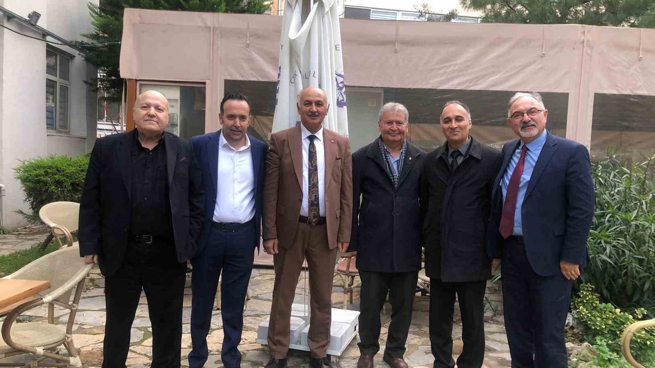 Prof. Dr. Doğan Yaşar: İzmir’de kontrolsüz yeraltı suyu kullanımı çökme riskini artırıyor — Deniz suyu 50-60 yılda Basmane’ye ulaşabilir